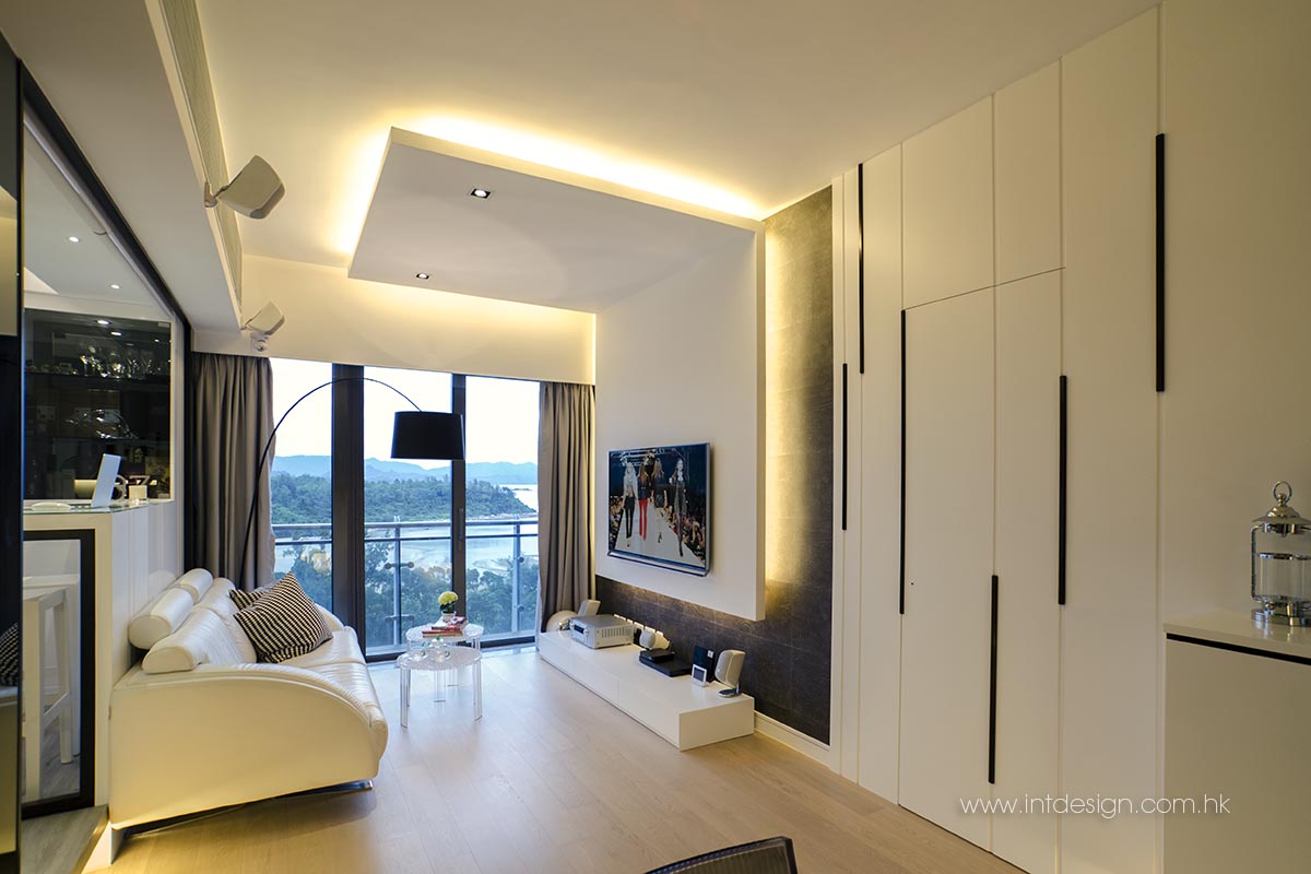 Foscarini Twiggy Terra Arc Lamp in Double Cove Starview's Living Room